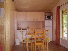 Cuisine chalet camping la source en ardeche sud