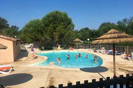 piscines au camping la source en ardeche meridionale